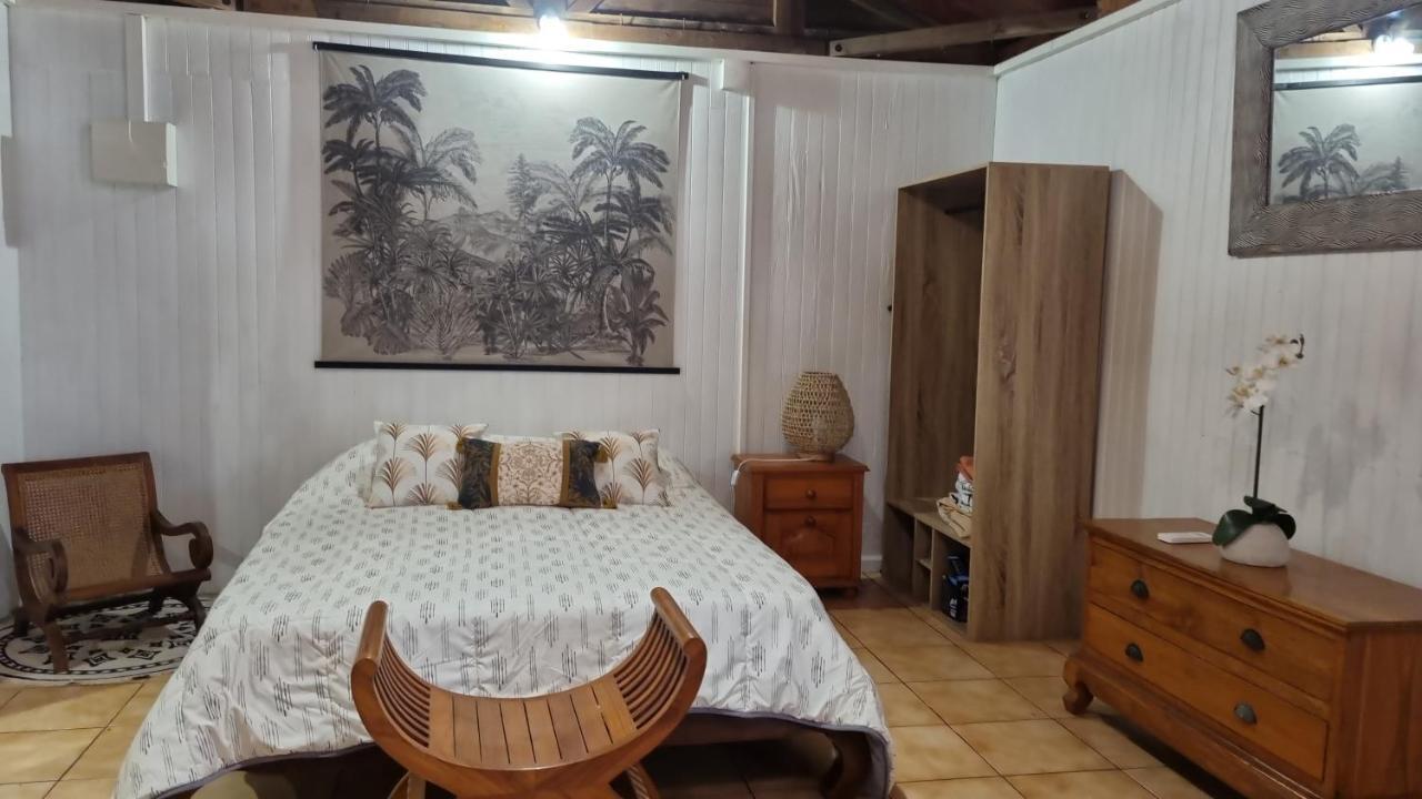 Les Badamiers Villa Saint Pierre Luaran gambar