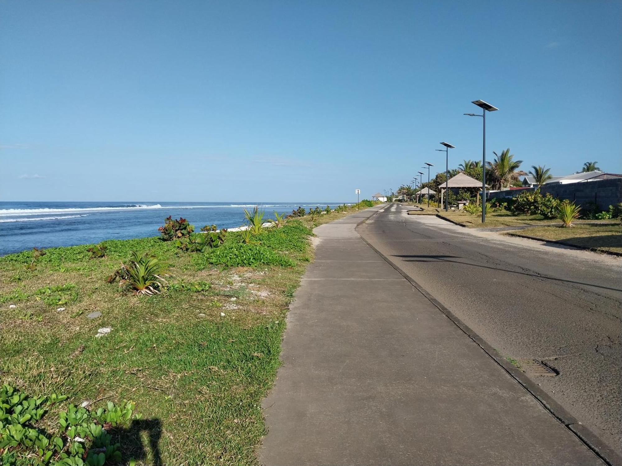Les Badamiers Villa Saint Pierre Luaran gambar